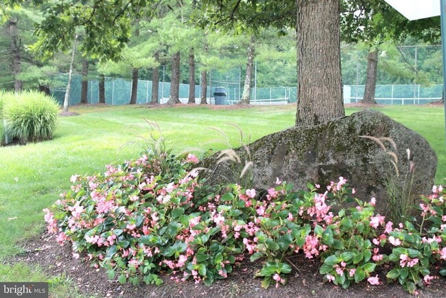 Building Photo - 5091 Beech Ct