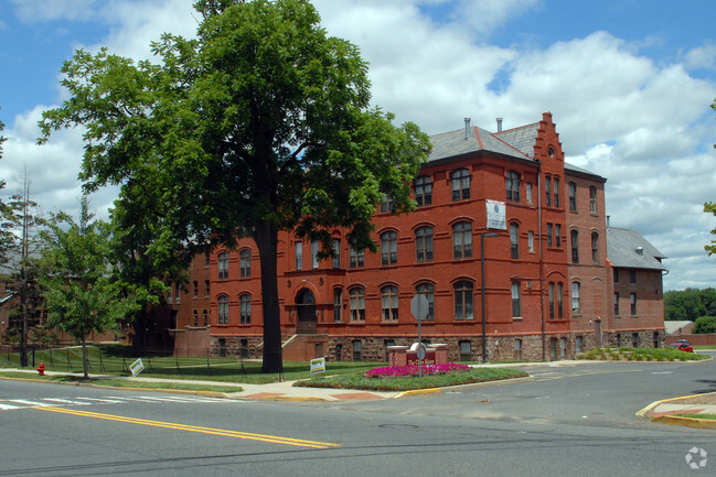 Building Photo - Clare Court