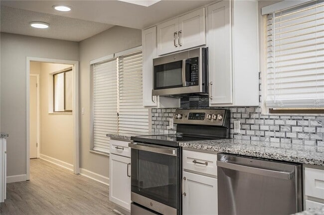 Building Photo - 4315 Creekwood Ln