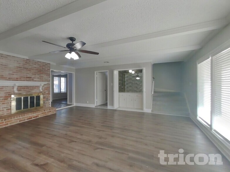 Building Photo - 5523 Foresthaven Dr