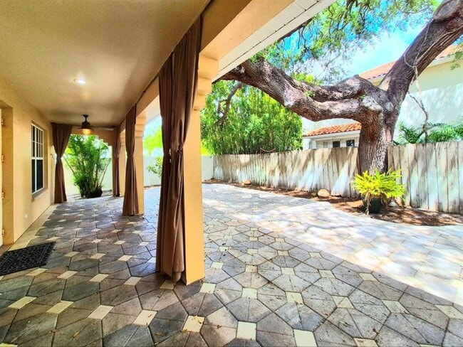 Building Photo - 3817 W Tacon St