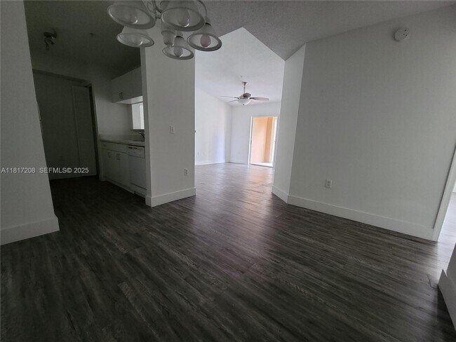 Building Photo - 4844 N State Rd 7