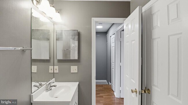 Building Photo - 2628 Deer Ridge Dr