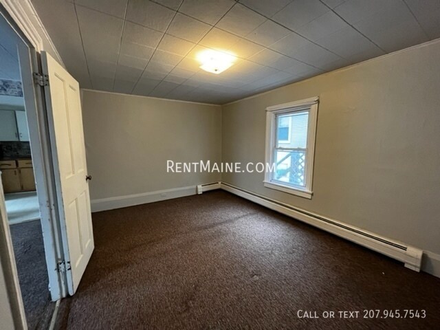 Building Photo - 703 Main St