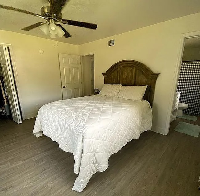 Building Photo - Modern Comfort Meets Classic Charm – Spacious Alachua Rental