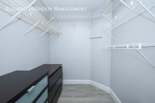 Building Photo - 9942 Dean Oaks Ct