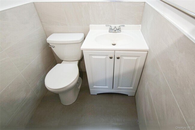 Building Photo - 212-23-212-16 16th Ave