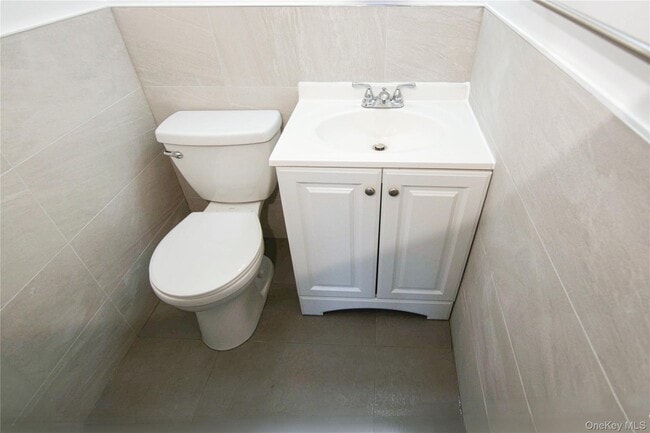 Building Photo - 212-72-212-16 16th Ave