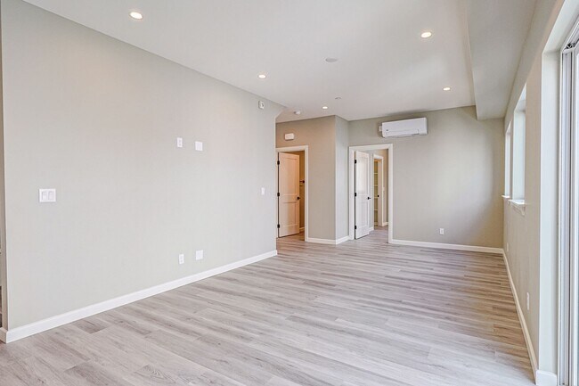 Building Photo - Luxury new construction 4 bed/4 bath in a ...