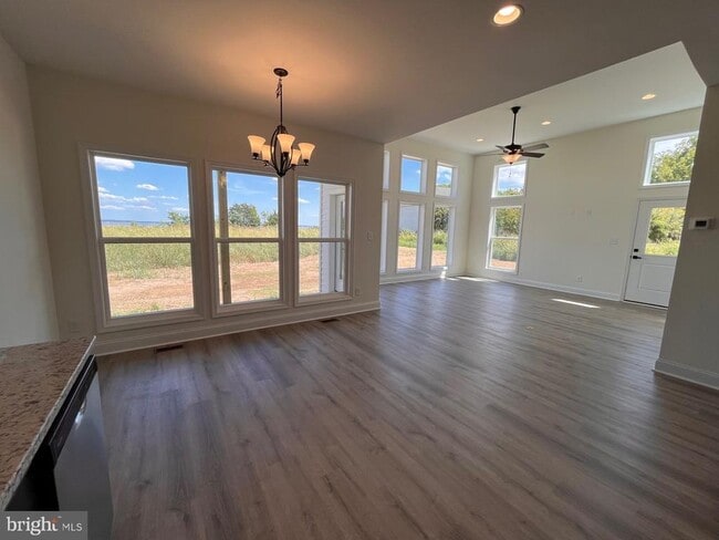 Building Photo - 8641 Sandy Beach Ln