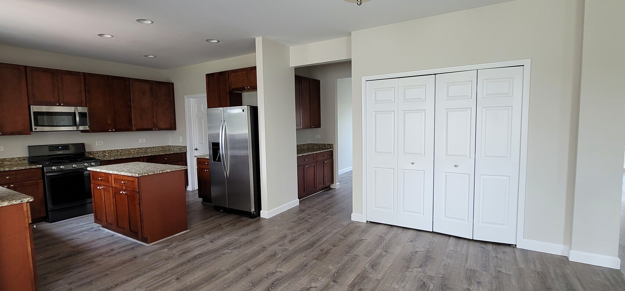 Building Photo - 12824 Meadow Ln