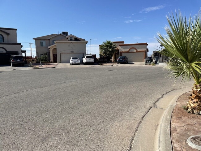 Building Photo - 3057 Manny Aguilera Dr