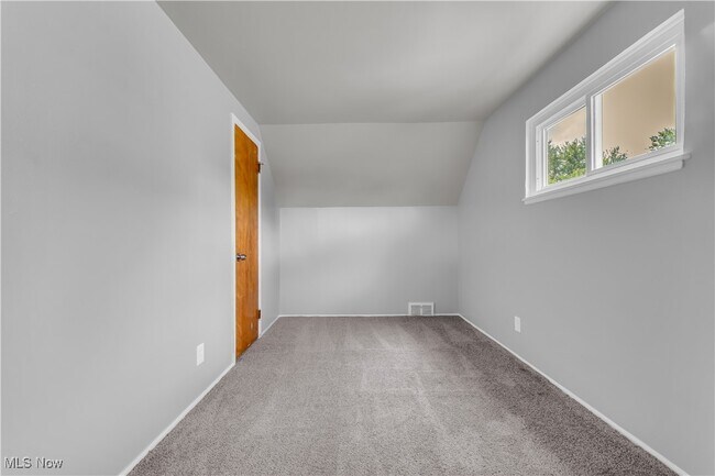 Building Photo - 17401 Wayne Dr