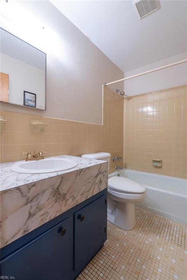 Building Photo - 3100 Norway Pl