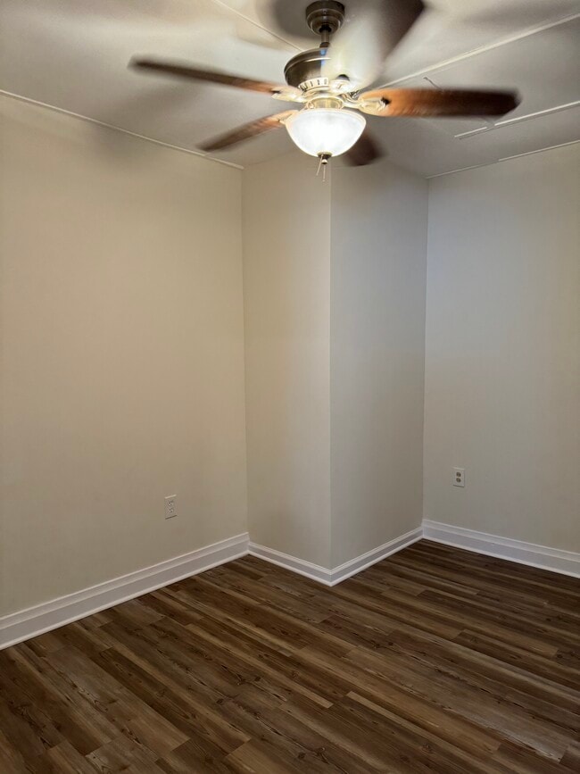 Building Photo - 220 Morton Rd