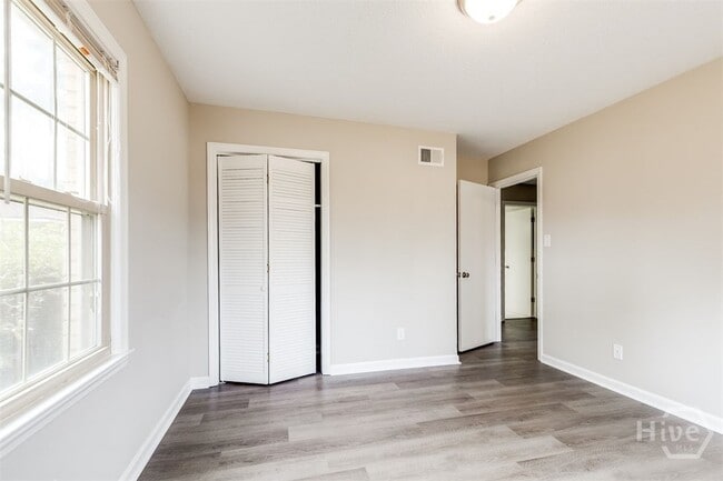 Building Photo - 535 Gleason Ave