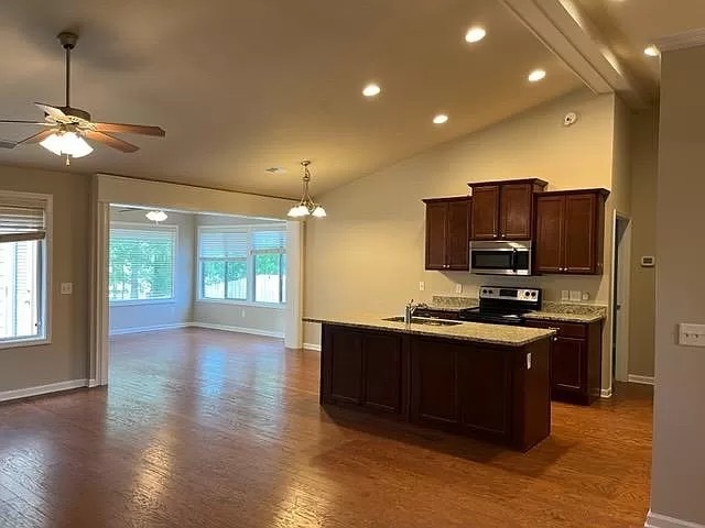 Building Photo - 2090 Covey Dr