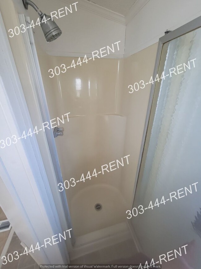 Building Photo - 3 Bedroom 2 Bath Mobile Home!