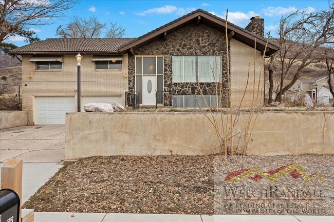 Primary Photo - Charming Layton Single Family Home