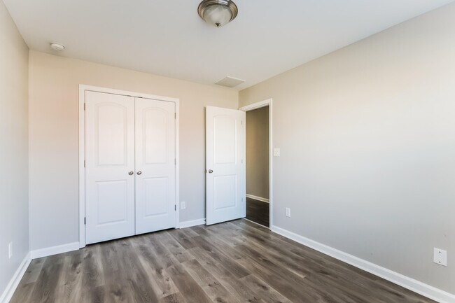 Building Photo - 2220 Walcot Way