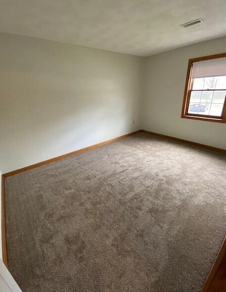 Building Photo - 132 Tyngsboro Rd