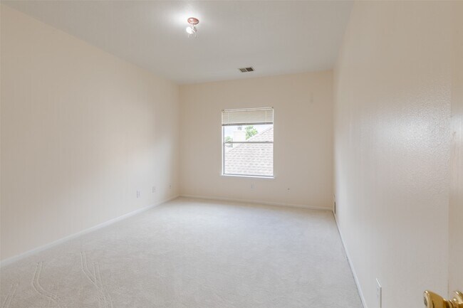 Building Photo - 12214 Meadow Ln Ct