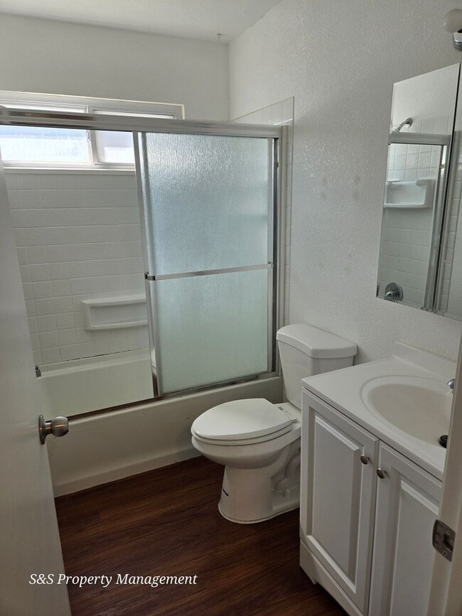 Building Photo - 8879 Salmon Falls Dr