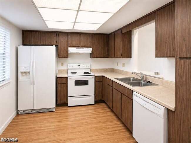 Building Photo - 4440 Orchid Blvd