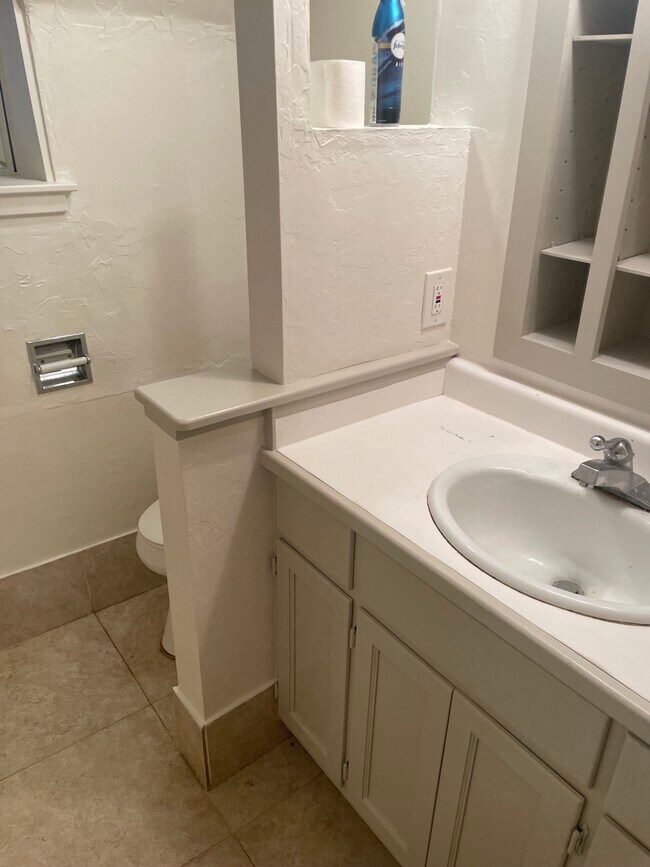 Building Photo - 1390 Glen Canyon Rd