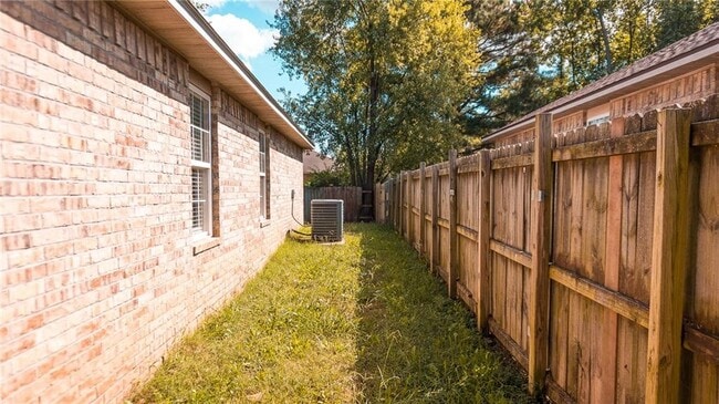 Building Photo - 2571 Mia Pl