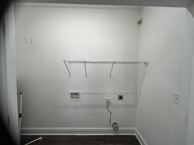 Building Photo - New Townhomes Near TTU!