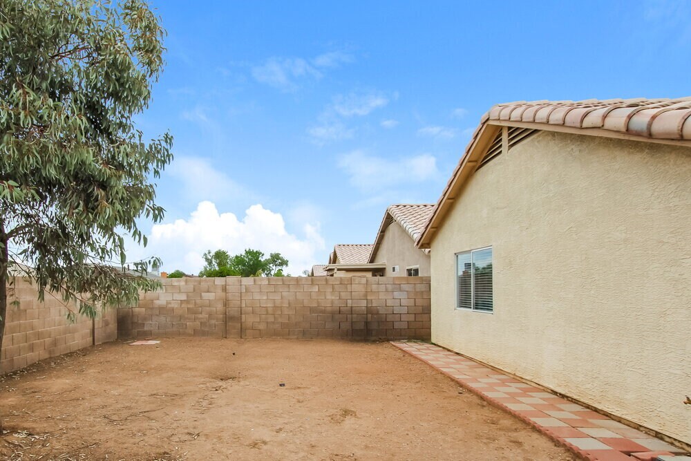 Building Photo - 4218 N 107th Ln