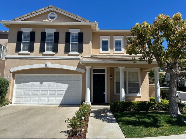 Building Photo - 4 bedroom beautiful Irvine home in gated N...