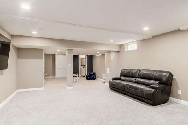 Building Photo - 8366 Marwithe Pl