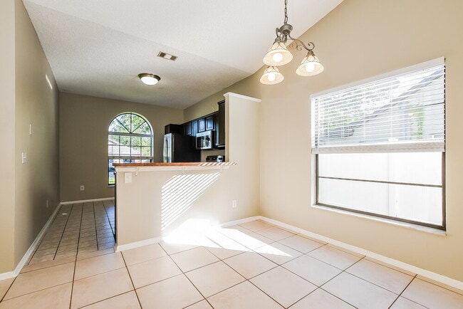 Building Photo - 1027 Covington St