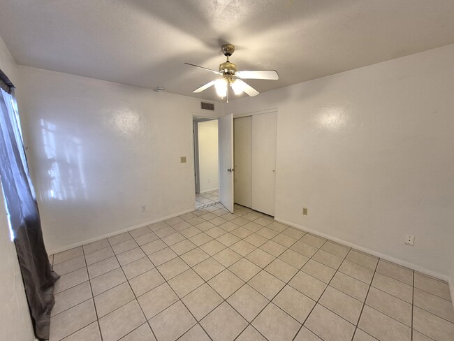 Building Photo - 6566 E Hawk Dr