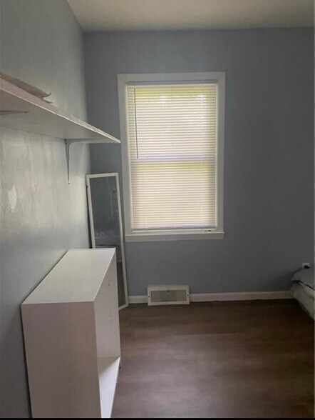 Building Photo - 206 Hillcrest Dr