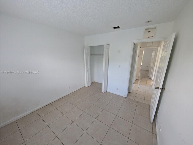 Building Photo - 720 NW 15th Terrace