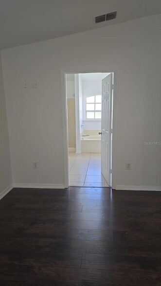 Building Photo - 470 Gannet Ct