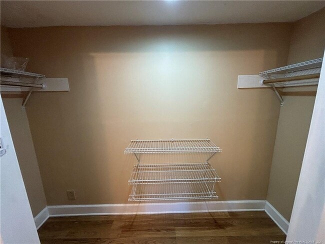 Building Photo - 931 Fleetwood Dr