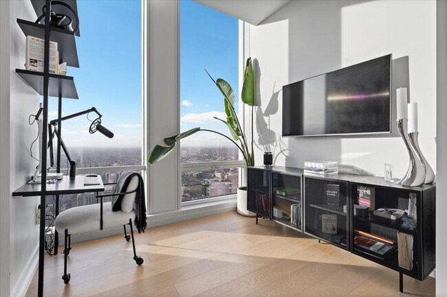 Building Photo - 14 W Superior St