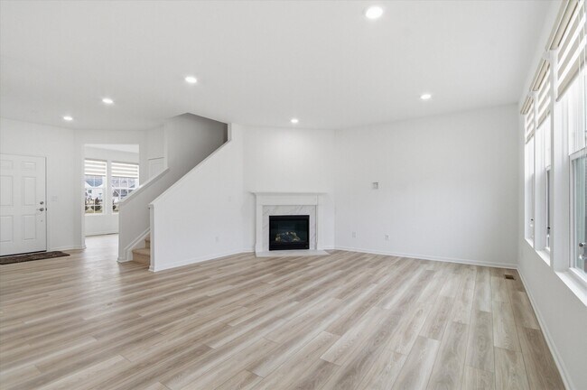 Building Photo - 709 Risdon Trail S