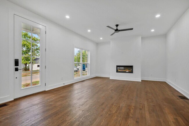 Building Photo - Brand new build home in Old Hickory | 1/2 off first months rent!