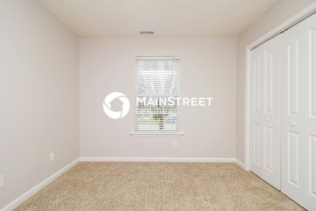 Building Photo - 3 Bedroom Pet-Friendly Home in La Vergne, ...