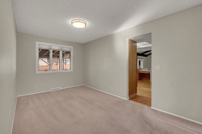 Building Photo - 8563 E Saratoga Pl