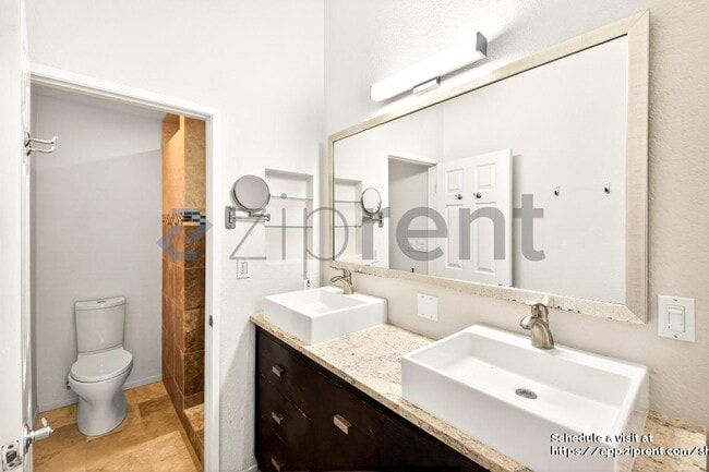 Building Photo - 2021 Carnegie Ln