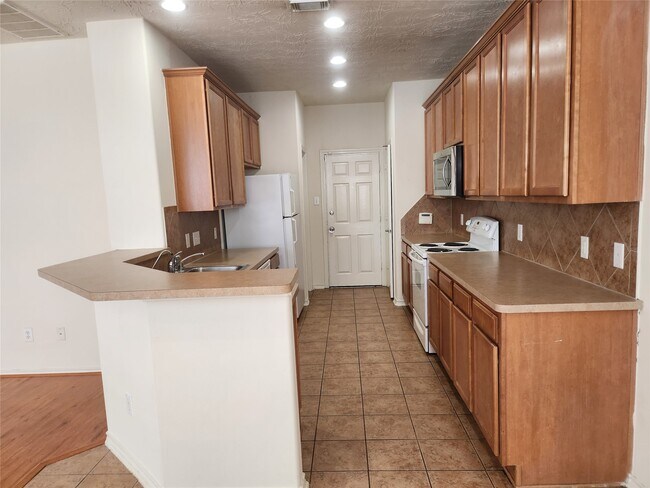 Building Photo - 11509 Hackmatack Way