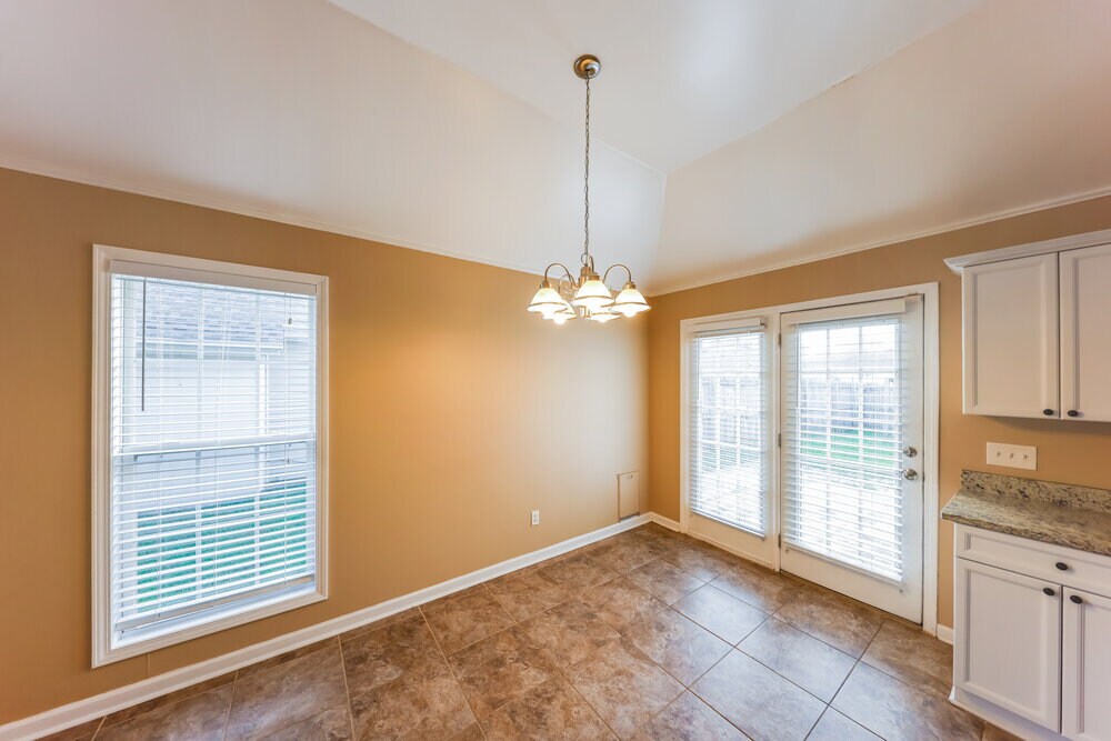 Building Photo - 1061 Village Trail