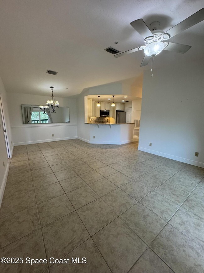 Building Photo - 7667 N Wickham Rd