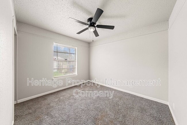 Building Photo - 4402 Seabreeze Dr